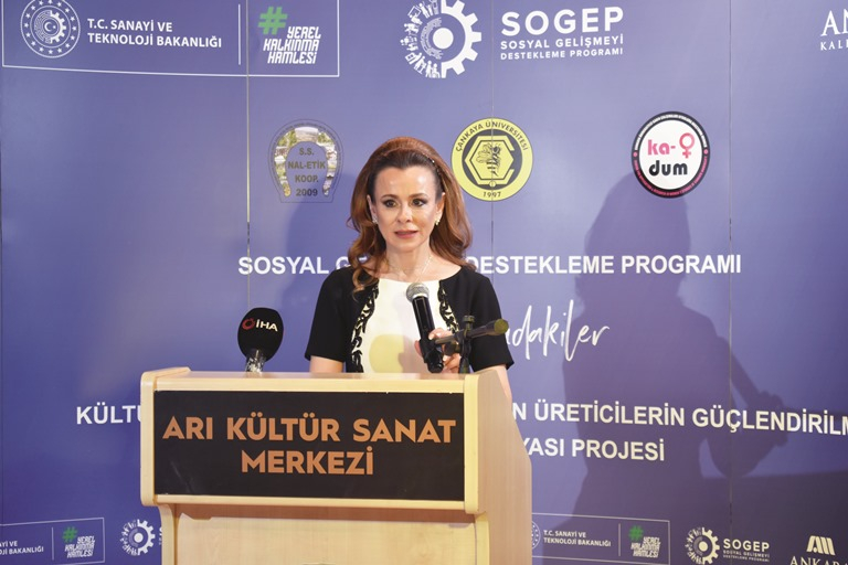 Prof. Dr. Zeynep Karahan Uslu: Bilginin, Toplumsal Dönü�üme Evrilmesini Sa�layan Güçlü Bir Kad�n